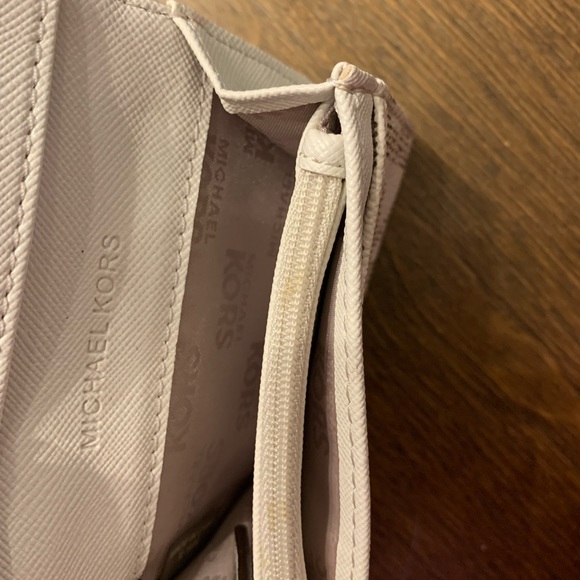 MICHAEL KORS Cream Hobo Pleated Pebbled Leather Convertible Purse + Card Wallet - Picture 12 of 14